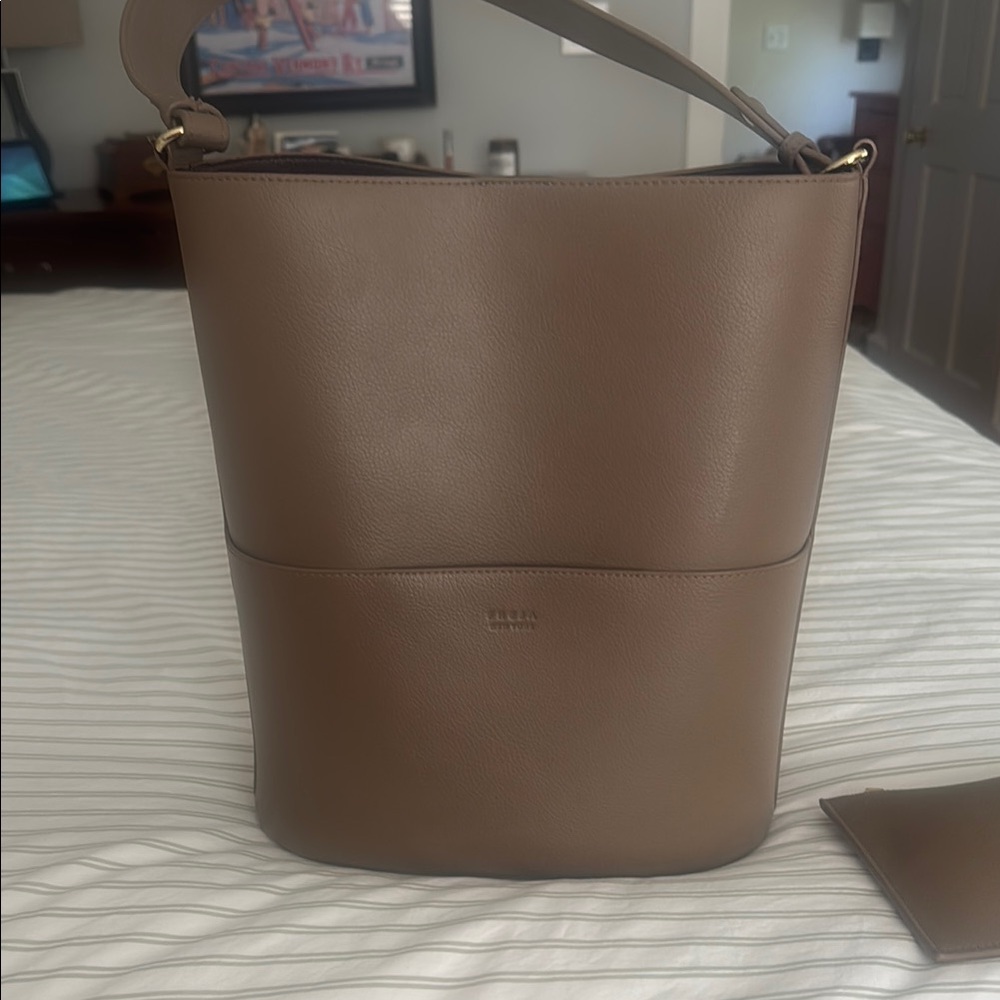 Freja Bucket Bag